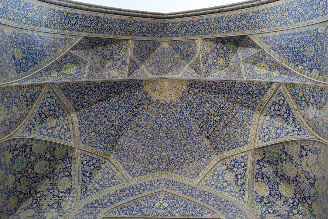 Чехел Сотун: павильон сорока зеркал - Esfahan | Secret World Trip Planner