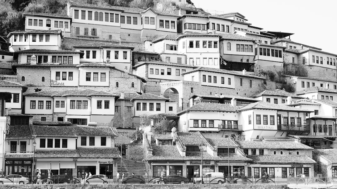 德米尔巴巴圣地:斯维什塔里的奥斯曼圣殿 - Demir Baba Teke | Secret World Trip Planner