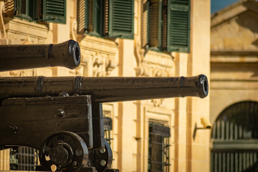 Salles de Guerre Lascaris : les tunnels secrets de La Valette - Valletta Ditch | Secret World Trip Planner