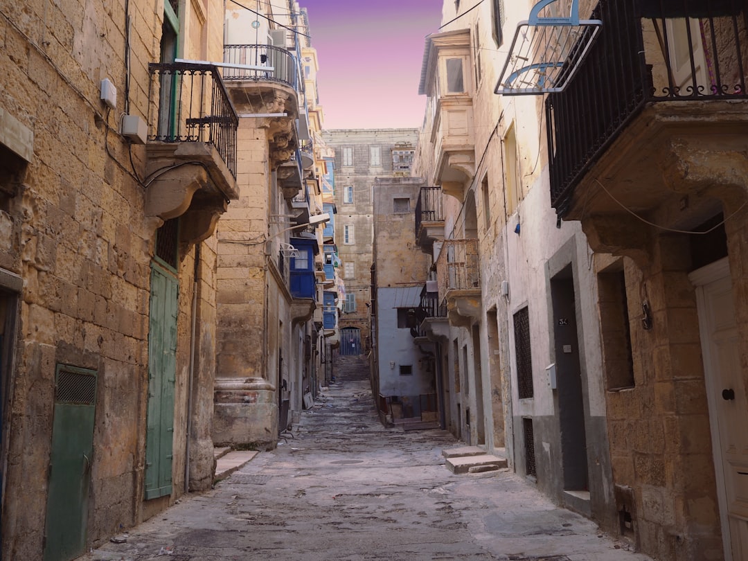 Câmaras de Guerra Lascaris: os túneis secretos de Valletta - Valletta Ditch | Secret World Trip Planner