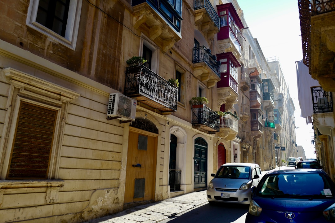 ラスカリスの戦争部屋:バレッタの秘密のトンネル - Valletta Ditch | Secret World Trip Planner