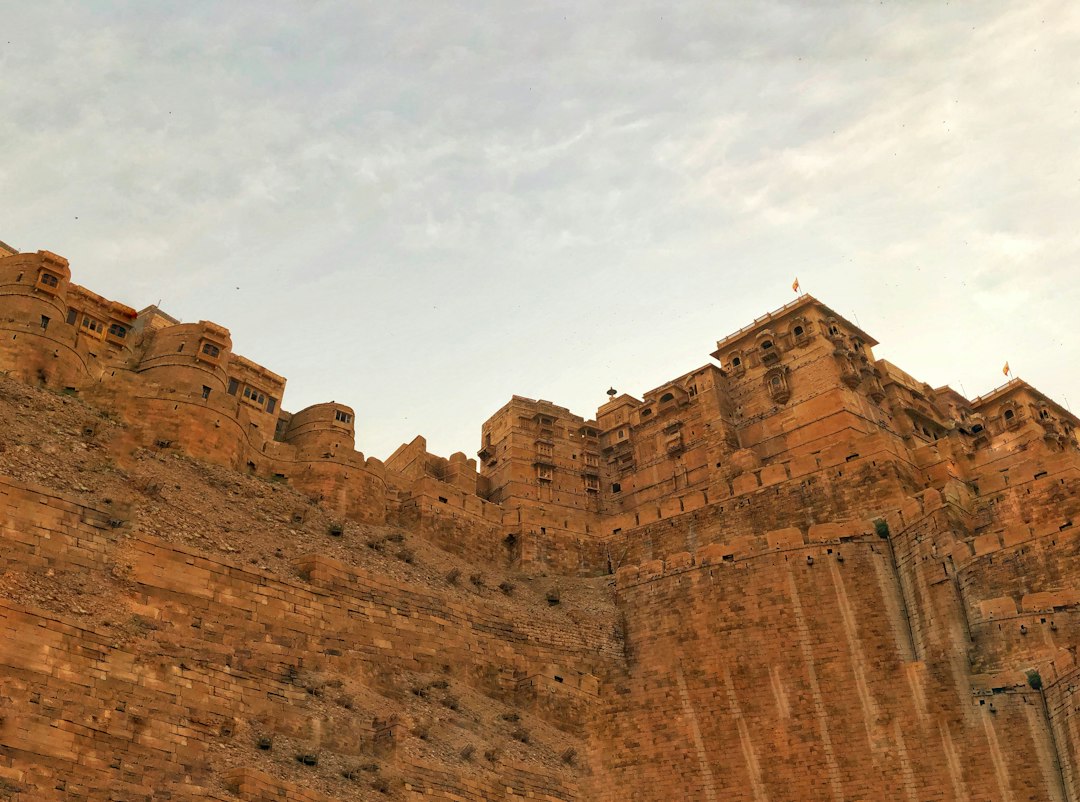 杰沙梅尔堡：塔尔沙漠中的金色宫殿 — Jaisalmer