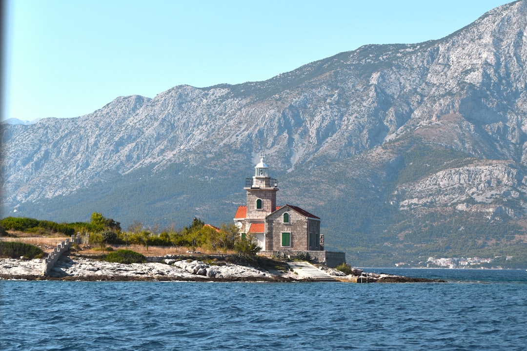 Faro Sveti Ivan na pučini: isola solitaria nell'Adriatico - 2JV7+6J | Secret World Trip Planner