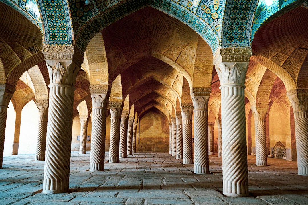 シラーズ、イラン:シラーの故郷 - Saadi St | Secret World Trip Planner