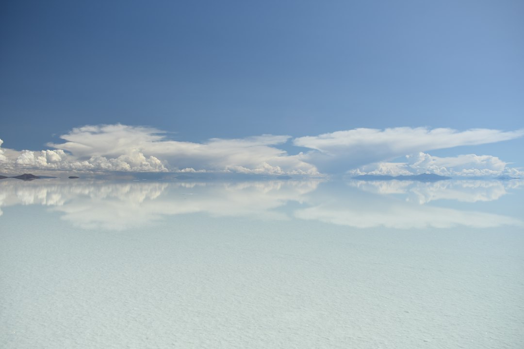 乌尤尼盐沼:玻利维亚火山间的盐之沙漠 - Uyuni | Secret World Trip Planner