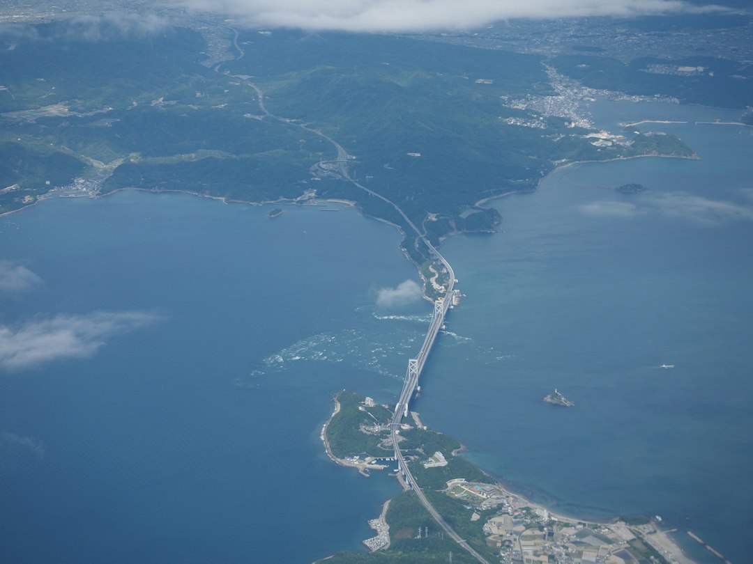 明石海峡:探索世界最长桥的塔楼 - Kobe | Secret World Trip Planner