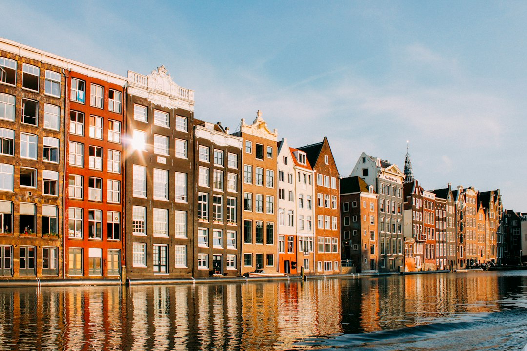 여행 계획 AI 리뷰: 2026년 암스테르담에서 테스트 - Amsterdam | Secret World Trip Planner
