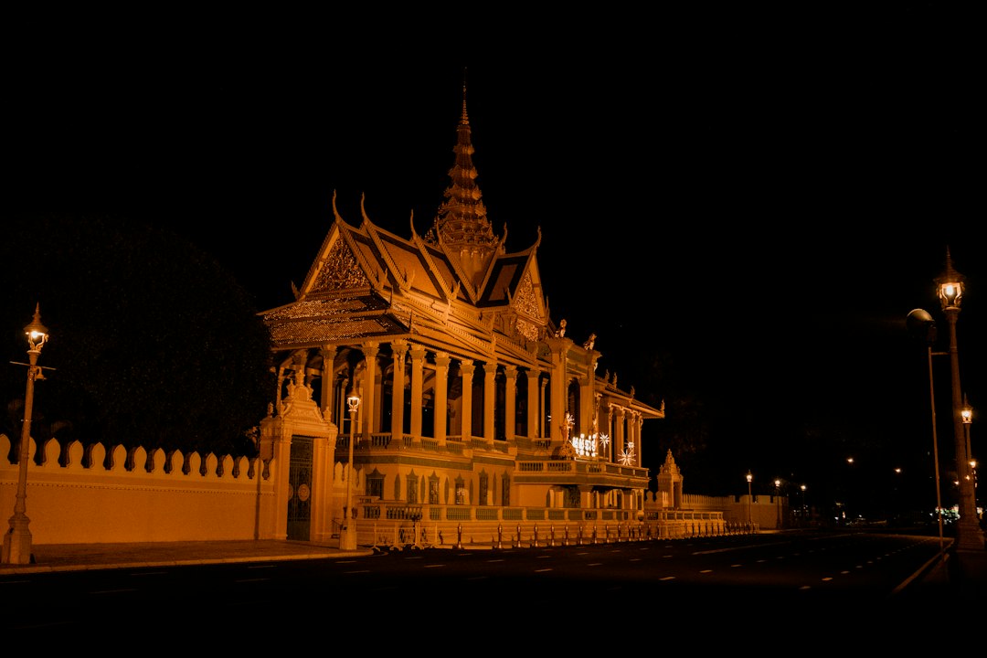 Palazzo Reale di Phnom Penh: architettura e tesori - Samdach Sothearos Blvd (3) | Secret World Trip Planner
