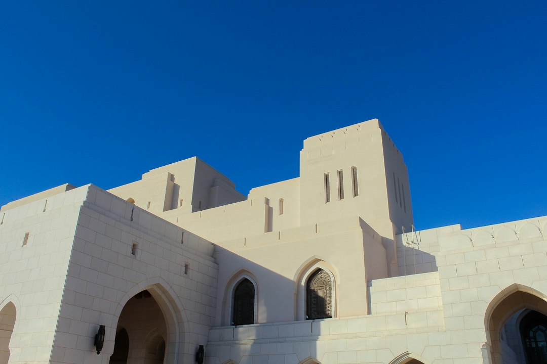 Nationalmuseum von Oman: Geschichte und Kunst in Maskat - opposite Al Alam Palace، Al Saidiya St | Secret World Trip Planner
