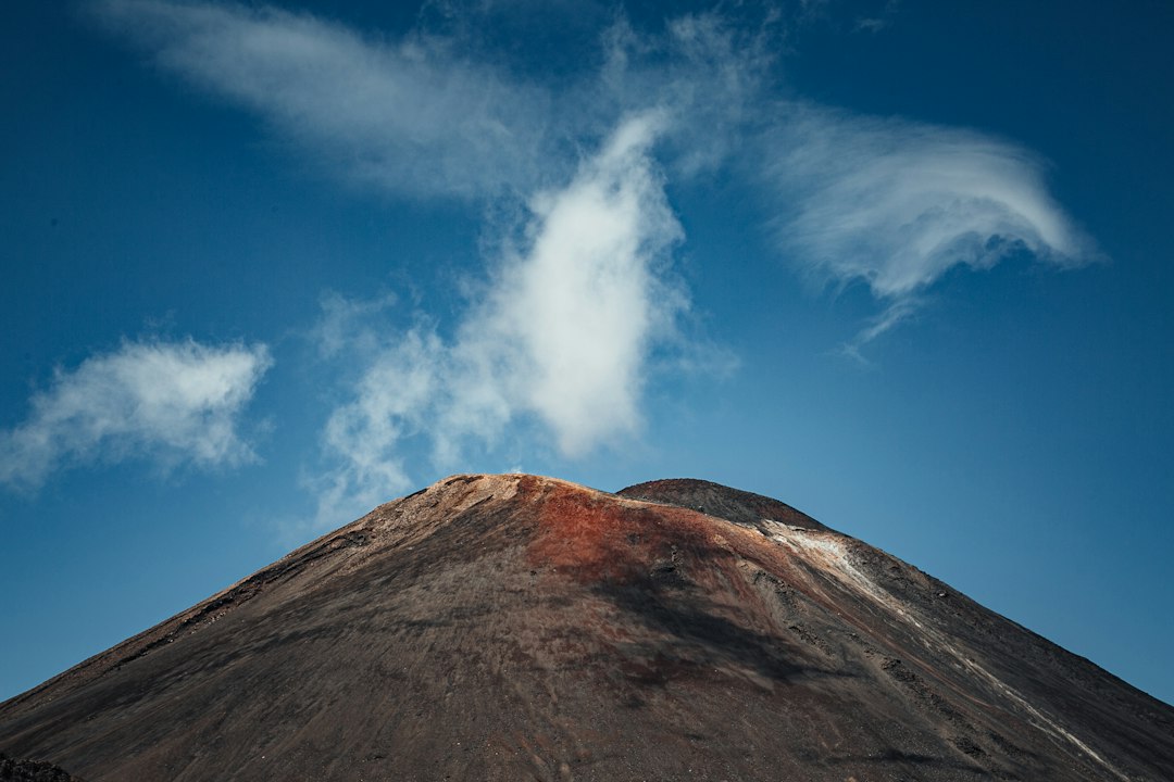 통가리로 알파인 크로싱: 뉴질랜드의 화산 트레킹 - Tongariro Alpine Crossing | Secret World Trip Planner