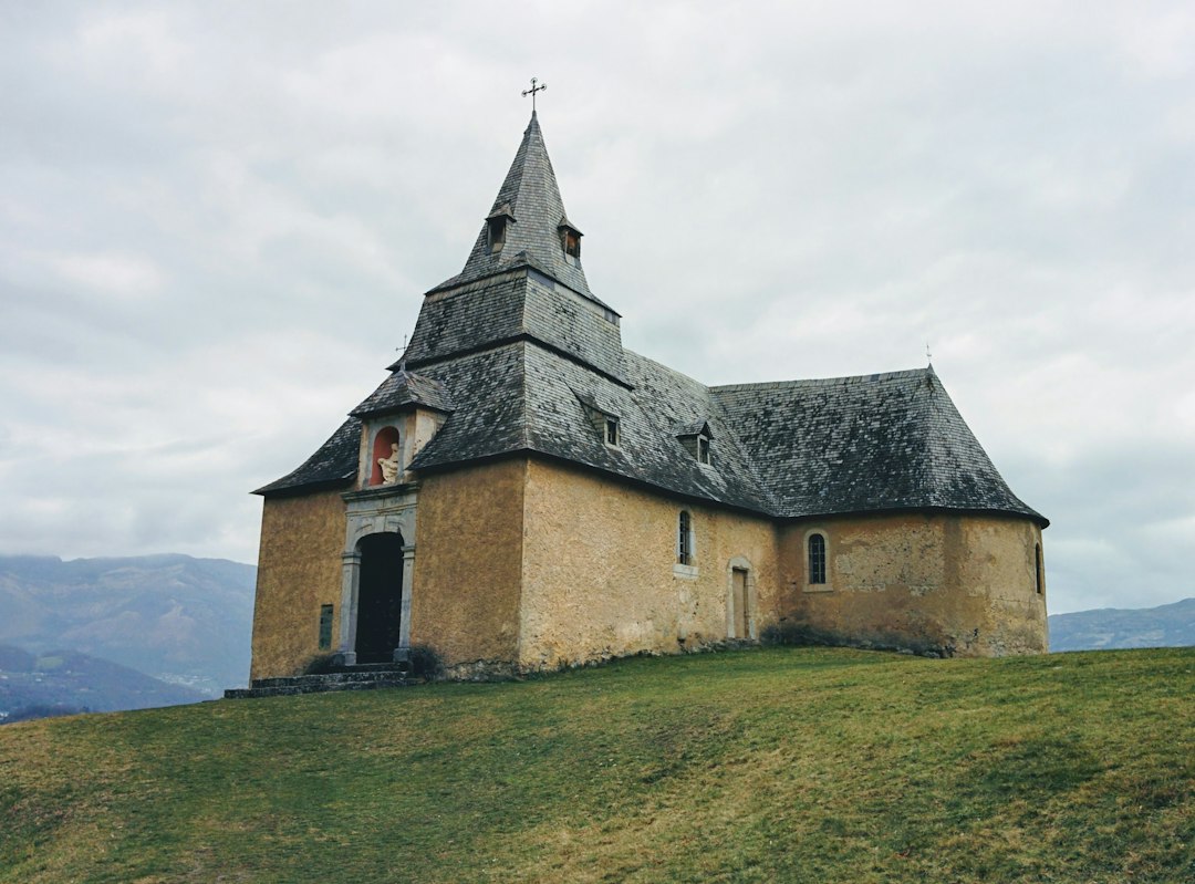 Iglesia de madera de Ieud Deal: joya UNESCO del Maramureș - Ieud | Secret World Trip Planner