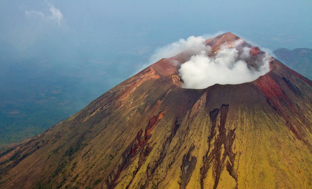 火山の目展望台:バーニョスの鷲の巣 - 180301 | Secret World Trip Planner