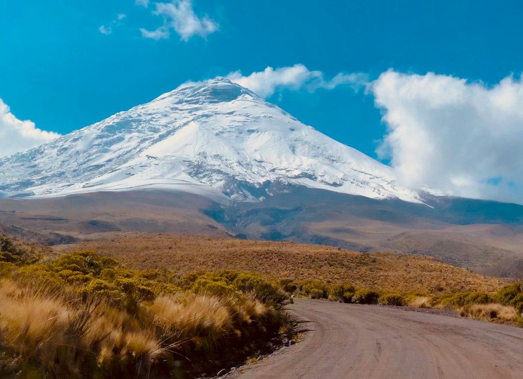 Cruzmaqui: 에콰도르의 자연 그대로의 매력 - Juan Benigno Vela | Secret World Trip Planner