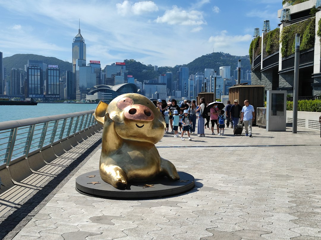 Découvrez la magie de l'Avenue des Stars à Hong Kong - Tsim Sha Tsui | Secret World Trip Planner