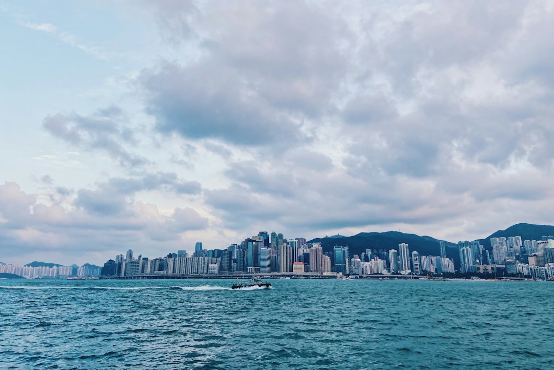 Descubra a Magia da Avenue of Stars em Hong Kong - Tsim Sha Tsui | Secret World Trip Planner