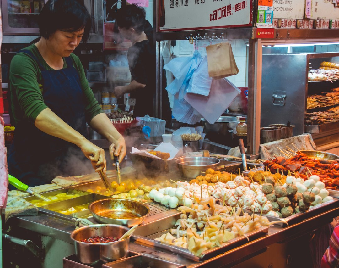 Explore Hong Kong's Ladies' Market - Mong Kok | Secret World Trip Planner