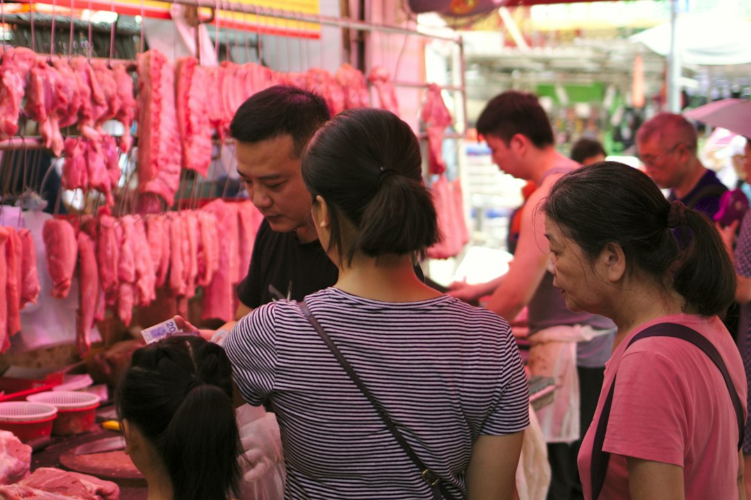 Explore Hong Kong's Ladies' Market - Mong Kok | Secret World Trip Planner