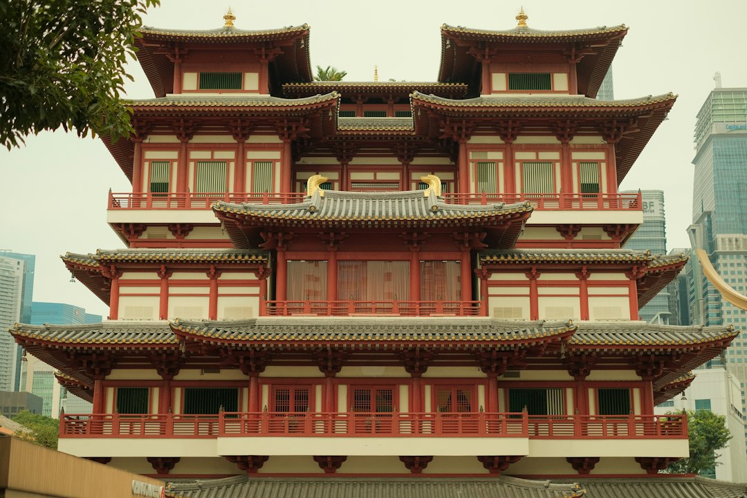 Entdecke den Buddha Tooth Relic Tempel in Singapur - 288 S Bridge Rd | Secret World Trip Planner