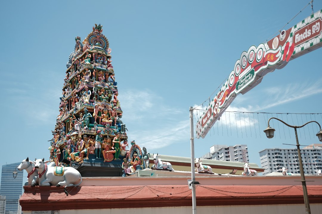 Scopri il Tempio Sri Veeramakaliamman a Singapore - 141 Serangoon Rd | Secret World Trip Planner