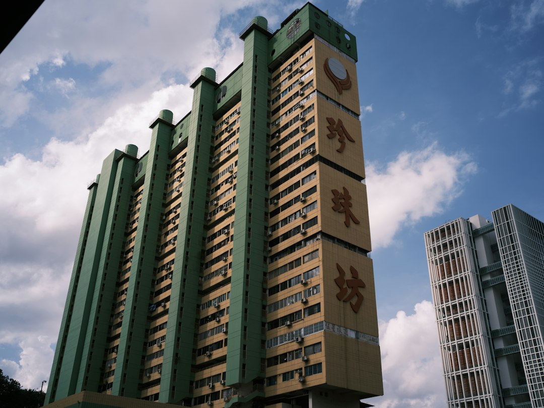 Chinatown Complex : Un Voyage Sensoriel à Singapour - 335 Smith St | Secret World Trip Planner