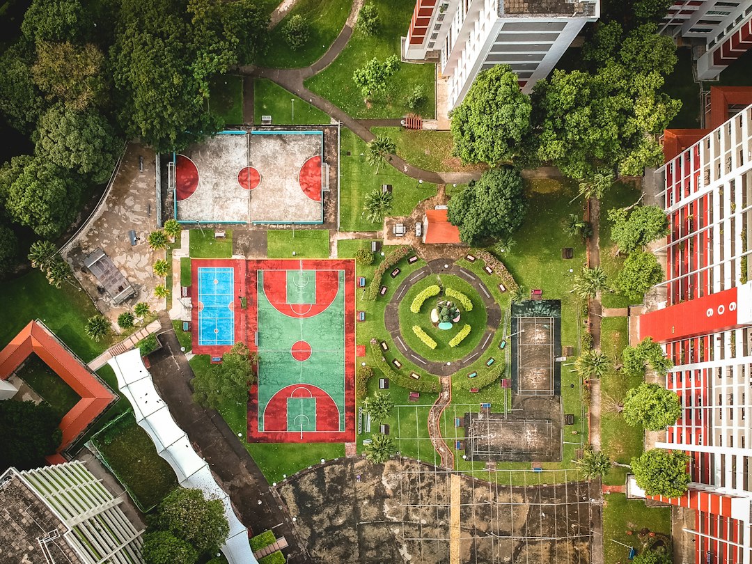 Descubra o Encanto do Fort Canning Park em Cingapura | Secret World Trip Planner