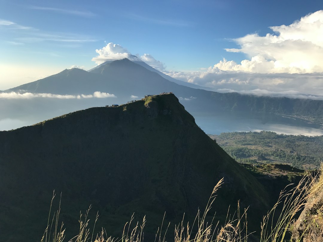 バリのバトゥール山トレッキング:火山の朝日 - Bangli Regency | Secret World Trip Planner