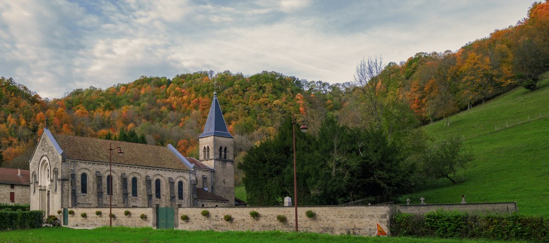 Mont-Saint-Michel: Die Abtei, die den Gezeiten trotzt - L'Abbaye | Secret World Trip Planner