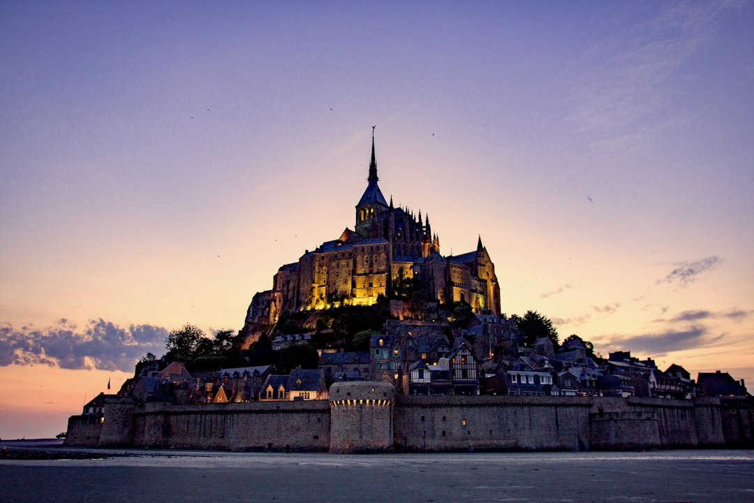 Mont-Saint-Michel : l'abbaye qui défie les marées - L'Abbaye | Secret World Trip Planner