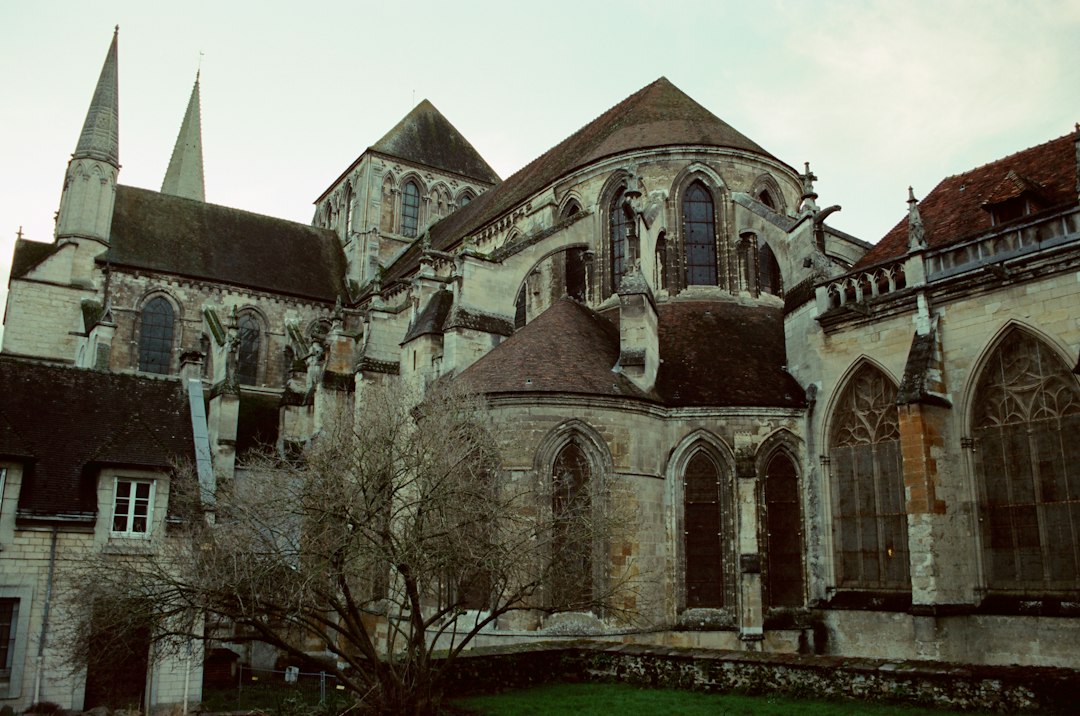 Mont-Saint-Michel: la abadía que desafía las mareas - L'Abbaye | Secret World Trip Planner