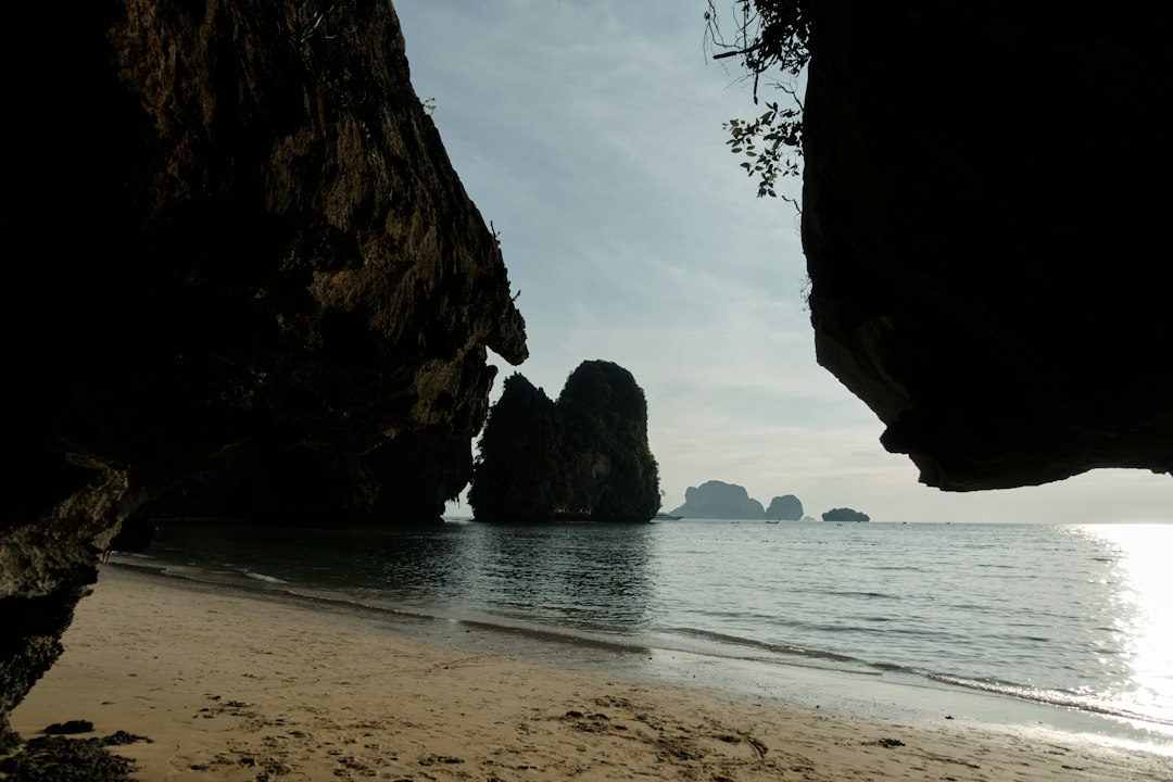Cueva de Murciélagos en Krabi: kayak entre grutas ocultas - Ko Yao District | Secret World Trip Planner
