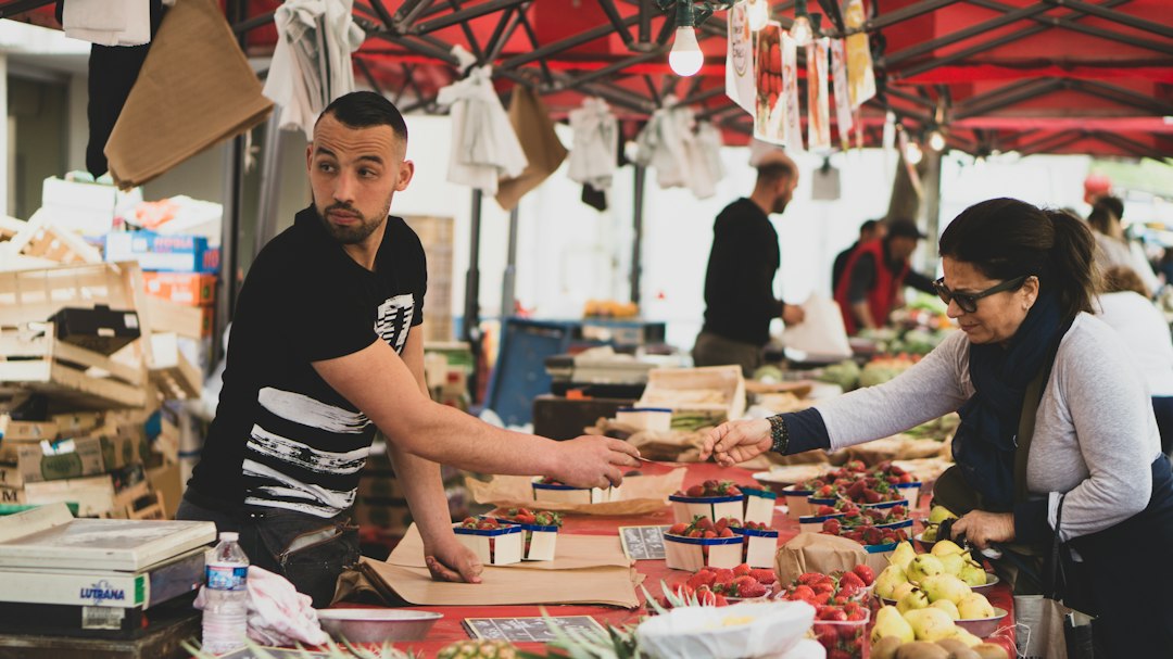 Rungis : le marché au lever du jour qui nourrit Paris - 1 Rue de la Tour | Secret World Trip Planner