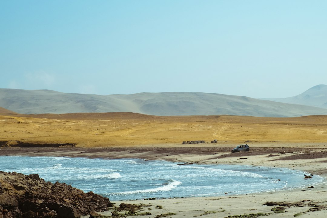 Playa Roja Paracas: la hermosa playa roja del Perú - El Chaco | Secret World Trip Planner