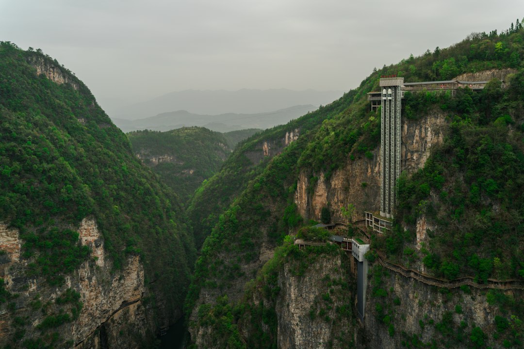 Zhangjiajie Glass Bridge: A Cloudy Hunan Adventure - Cina | Secret World Trip Planner