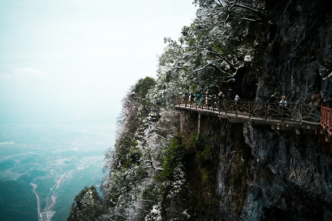 Zhangjiajie Glasbrücke: Zwischen den Wolken von Hunan - Cina | Secret World Trip Planner