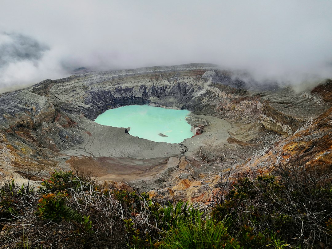 Vulcano Poás: il cratere acido più grande del mondo - Provincia di Alajuela | Secret World Trip Planner