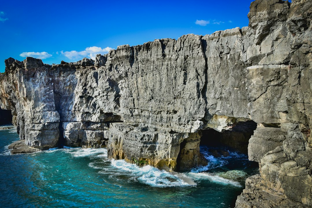 Boca do Inferno: as ondas do Atlântico em Cascais - Av. Rei Humberto II de Itália 642 | Secret World Trip Planner