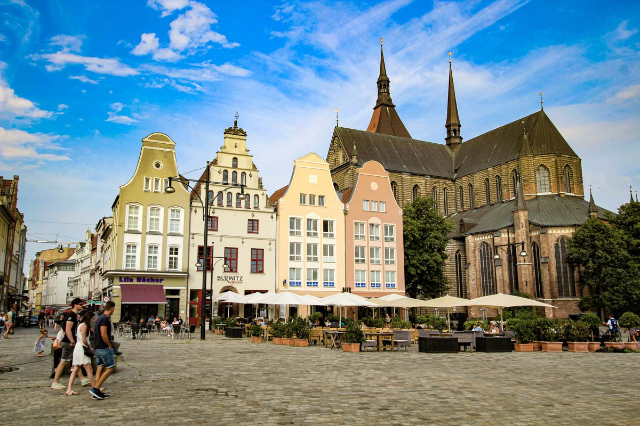 新市场广场 - Rostock | Secret World Trip Planner