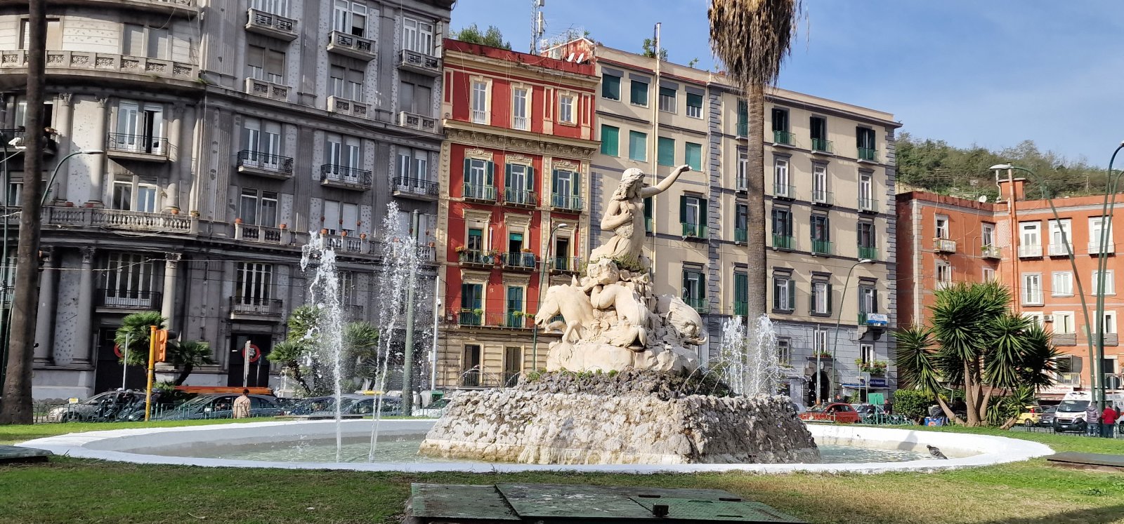 Fuente de la Sirena en Nápoles - Napoli | Secret World Trip Planner
