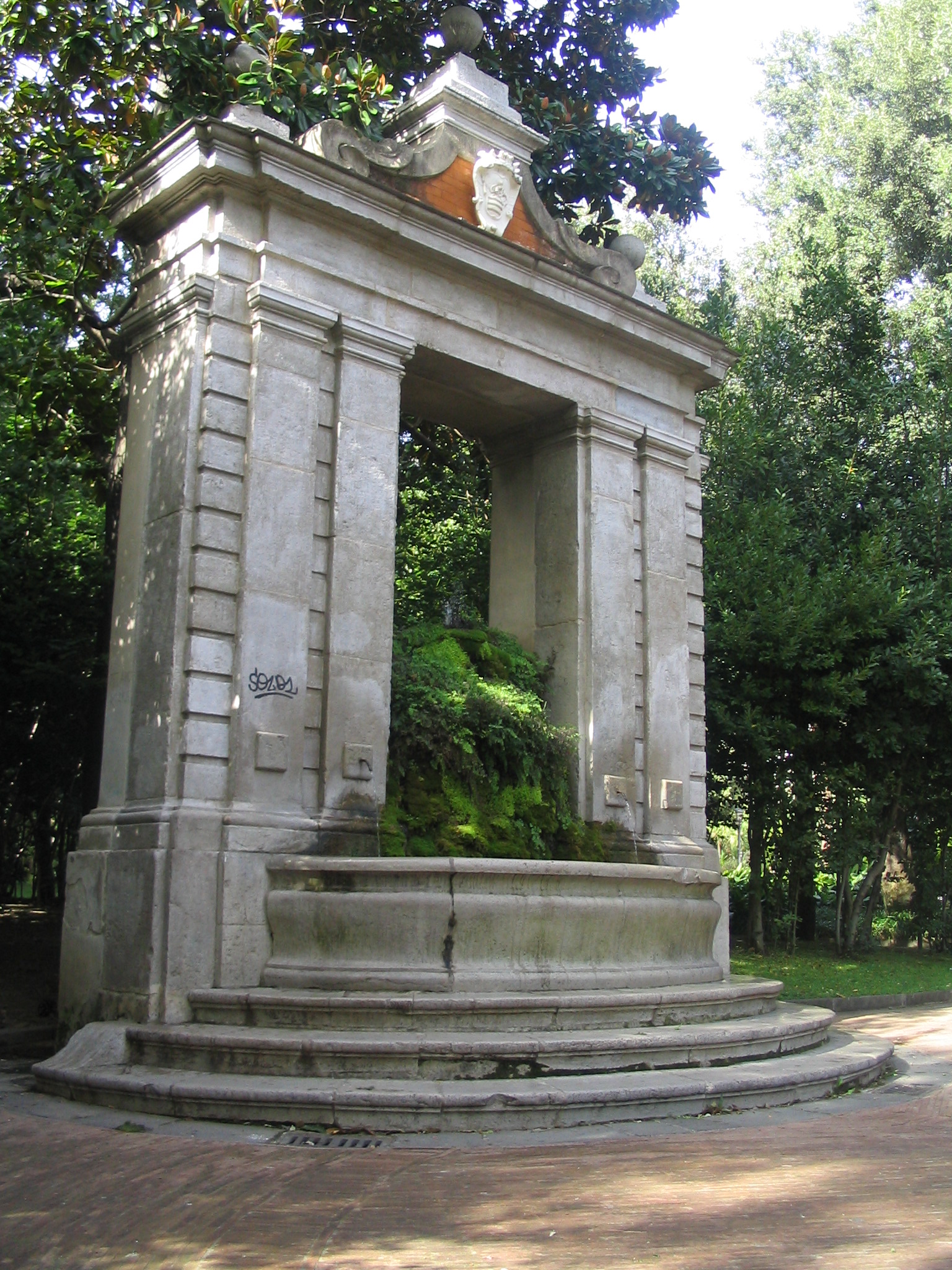 A fonte de Tullio (chamada de fonte de Esculápio)) - Salerno | Secret World Trip Planner