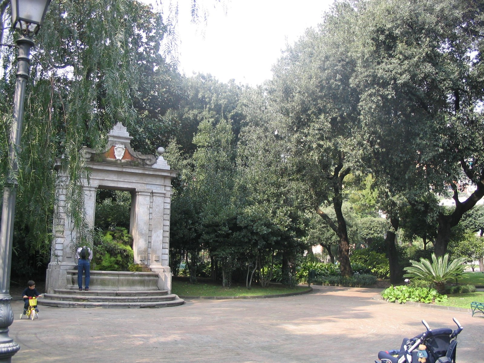 A fonte de Tullio (chamada de fonte de Esculápio)) - Salerno | Secret World Trip Planner