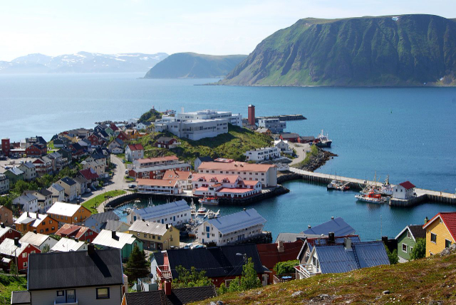 Honey scale - Honningsvåg | Secret World Trip Planner
