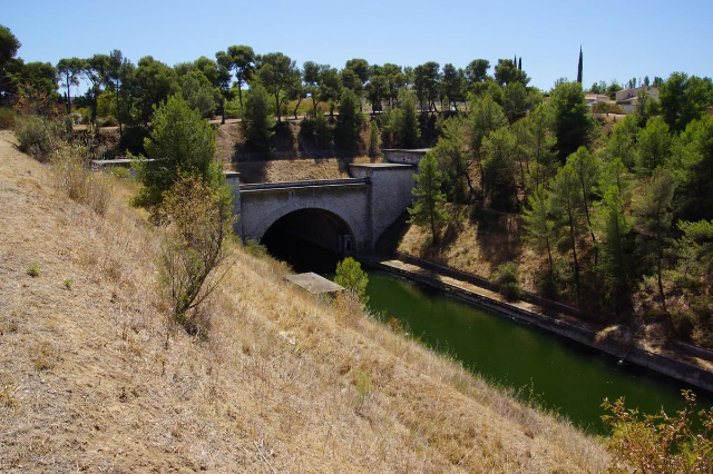 Tunel Rove'a - Le Rove | Secret World Trip Planner