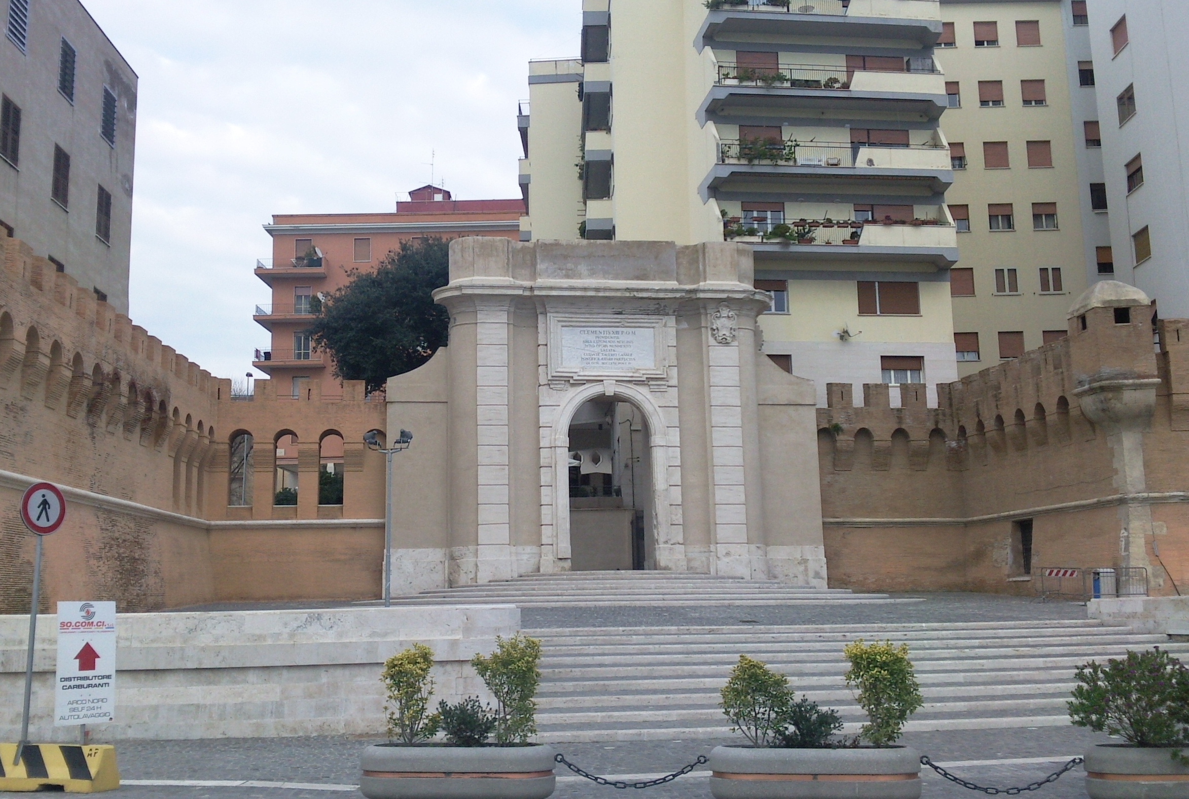 Porta Livorno - Civitavecchia | Secret World Trip Planner