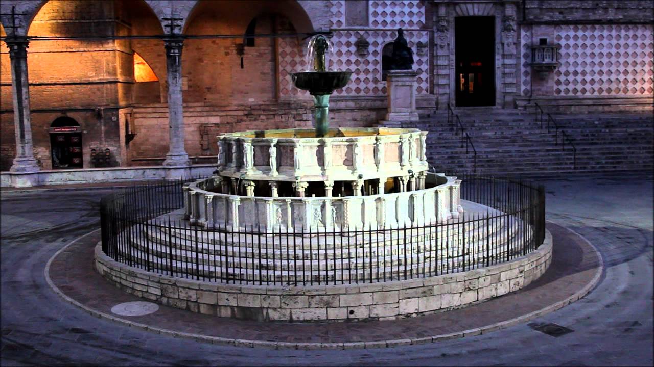 Fontana Maggiore  - Perugia | Secret World Trip Planner