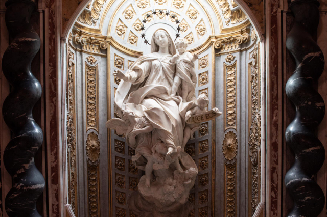 Maagd Maria Koningin van Genua - Palazzo Ducale | Secret World Trip Planner