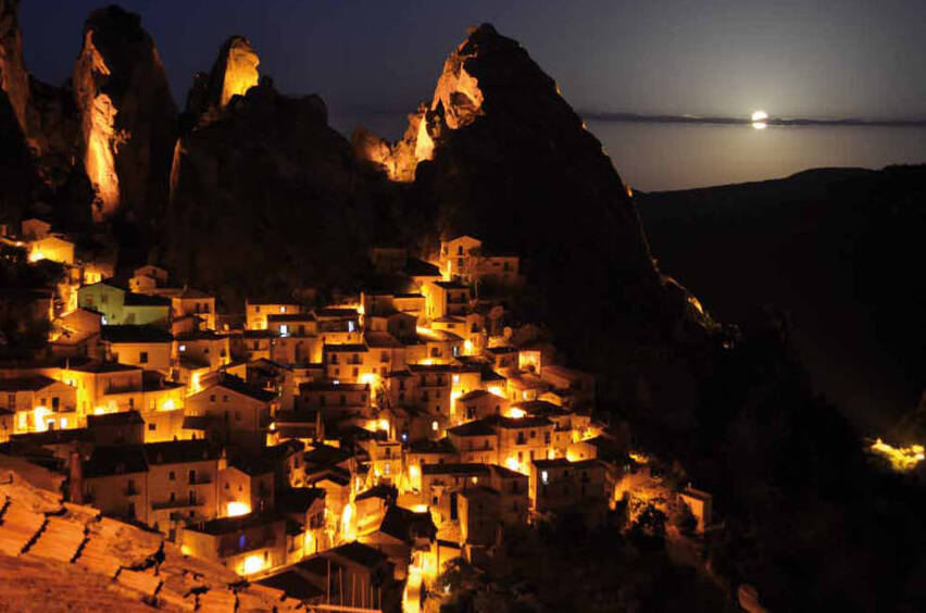 Castelmezzano, tra i tesori più belli della Basilicata - Castelmezzano | Secret World Trip Planner