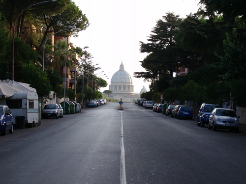 A ilusão de ótica da Via Piccolomini - Roma | Secret World Trip Planner