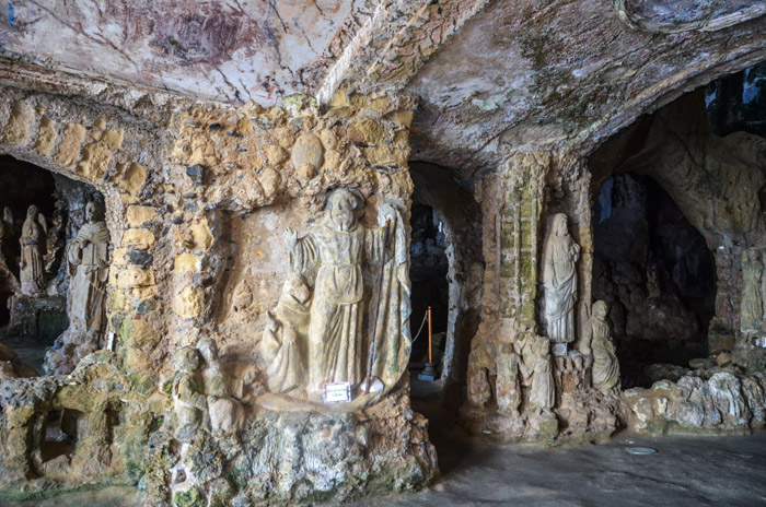 Chiesa di Piedigrotta - Pizzo | Secret World Trip Planner