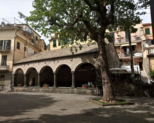 Loggia médiévale - Levanto | Secret World Trip Planner