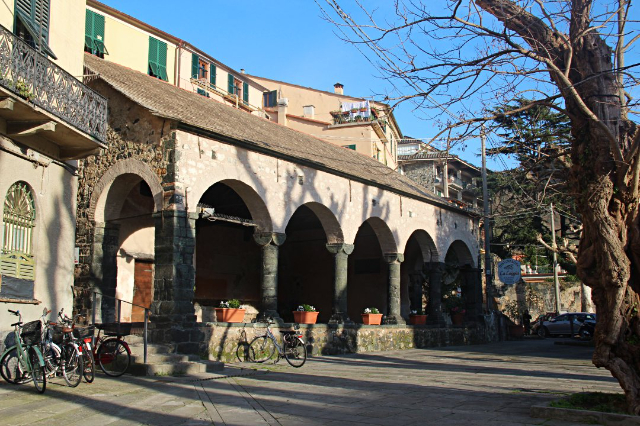 Loggia médiévale - Levanto | Secret World Trip Planner